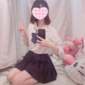 JK3世代のロリ美少女と新人割でお得に遊べる in 新宿JKリフレ