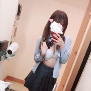 バレンタインデーに、10代少女の私物の下着って意外といいですょ in 新宿JKリフレ