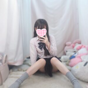 18歳黒髪少女の体験入店者