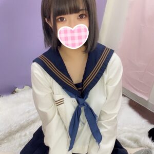 新宿・歌舞伎町で制服の似合う10代ロリ美少女が集まるのは制服オーディション!