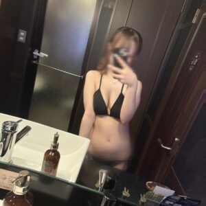 ねる出勤してます！