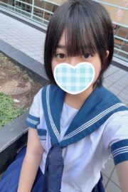 8/17体験入店初日みも（JK中退年齢18歳）